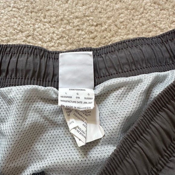 Nike shorts - Picture 2 of 2